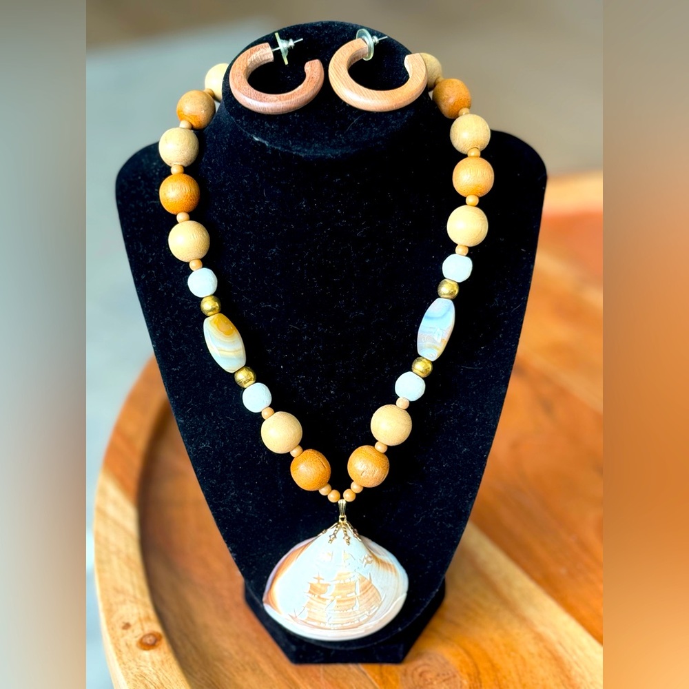 Vintage Carved Shell, Agate, White Coral & Wood Beads Necklace